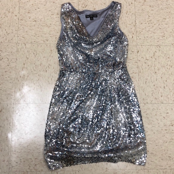 Aidan Mattox silver sequined dress - Picture 4 of 7